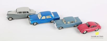 null DINKY TOYS (GB)

Lot of four vehicles : Rolls Royce Silver wraith Ref 150 -...
