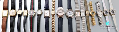 null Lot de montres bracelet comprenant une montre de marque Y. Lansac, une montre...