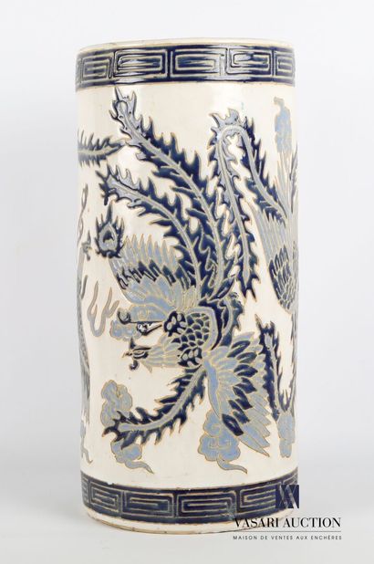 null CHINA

Earthenware umbrella stand with blue monochrome decoration of birds facing...