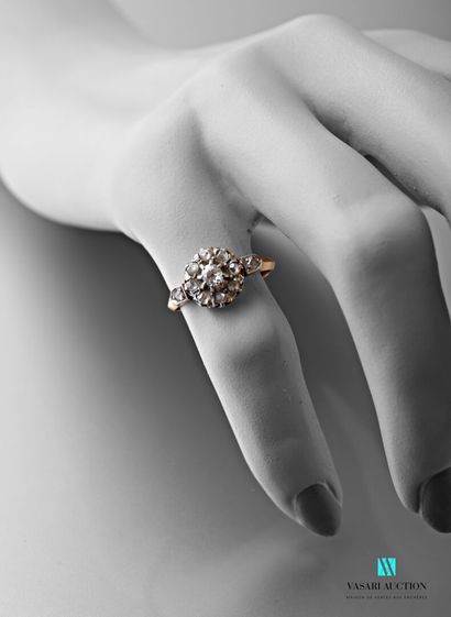 null Ring marguerite in pink gold and white gold 750 thousandth set with old and...