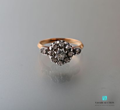 null Ring marguerite in pink gold and white gold 750 thousandth set with old and...
