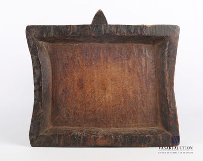 null GABON

Wooden tray of rectangular shape, the slightly concave sides used to...