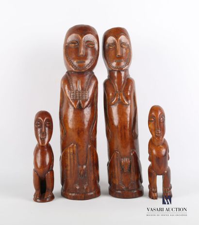 null REPUBLIQUE CENTRAFRICAINE

Famille en ivoire sculptée et teintée figurant un...