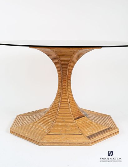 null VIVAÎ DEL SUD - ITALIE

Table de forme ronde en bambou et rotin, le piètement...