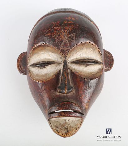 null LUBA ? - ZAIRE ? 

Masque en bois sculpté à patine polychrome, le front orné...