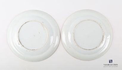 null CHINE - Canton

Paire d'assiettes en porcelaine blanche à décor en émaux polychrome...