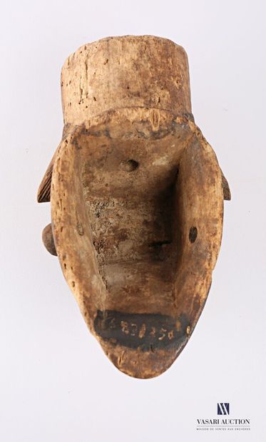 null PUNU - GABON

Eshira" mask made of polychrome wood with a patina, the eyes wrinkled,...