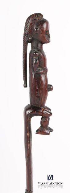 null FANG - GABON

Poignard en bois, le manche sculpté d'un homme les mains jointes...