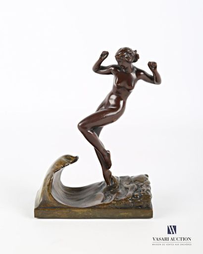 null GUERBE Raymond (actif dans la première moitié du XXe siècle)

Femme sur la vague

Bronze...