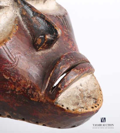 null LUBA ? - ZAIRE ? 

Carved wooden mask with polychrome patina, the forehead decorated...