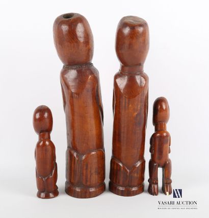 null REPUBLIQUE CENTRAFRICAINE

Famille en ivoire sculptée et teintée figurant un...