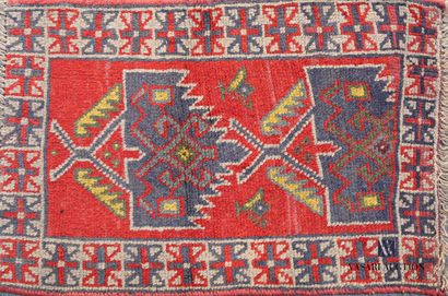 null KORDY

Woolen bedspread decorated with cruciform motifs on a brick background.

90...