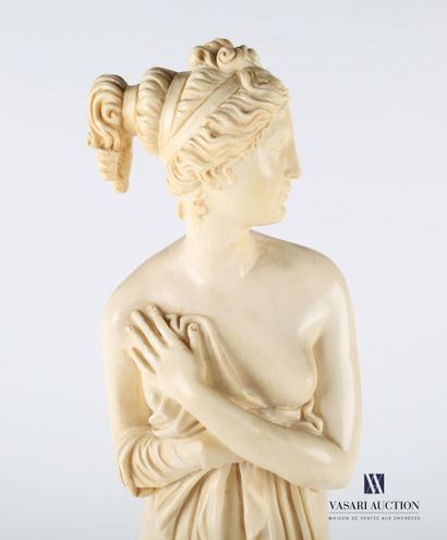 null SAUTUCI A. (XIX-XXth century)

Woman dressed in the antique style with her breast...