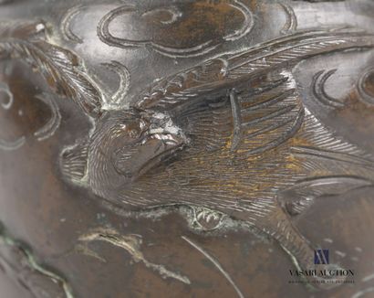 null JAPAN

Bronze pot with a brown patina decorated with birds in light relief.

Mark...
