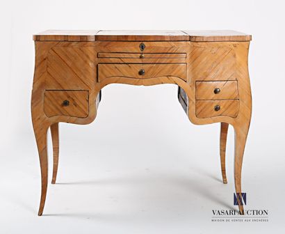 null Dressing table with curved front and side in rosewood veneer, the tray opens...