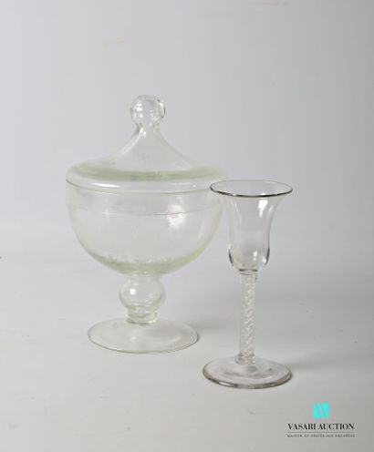 null Lot including a glass drageur on a pedestal base, the body engraved with flowers...