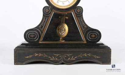 null Black marble terminal clock, the annular dial of round form presents Roman numerals...