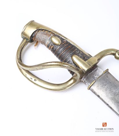null Cavalry saber model AN XI, 86 cm long curved blade, brass mounting with two...