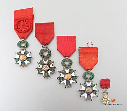 null Ordres et décorations ; Ordre de La légion d'honneur, 

1) étoile d'officier...