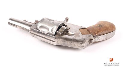 null Revolver de poche hammerless PUPPY calibre .380, canon de 5 cm, marqué PUPPY...