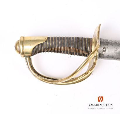 null Sabre de cavalerie légère modèle 1822, belle lame courbe de 92 cm, marquée sur...