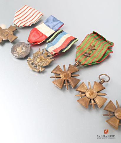 null Ordres et décorations : Croix de guerre 1914-1917, Croix de guerre 1914-1918,...