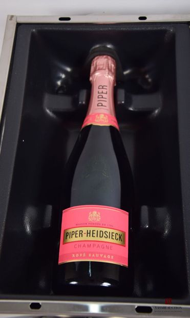 null 1 Bottle Champagne PIPER HEIDSIECK Rosé "BBQ Sauvage

	Original presentation...
