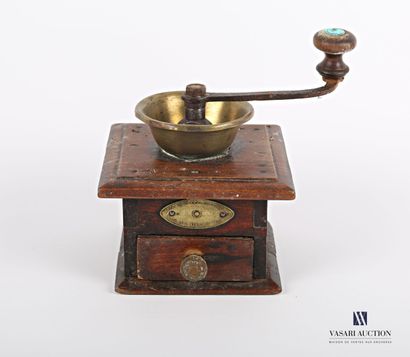 null COULAUX AINE ET Cie MOLSHEIM

Coffee mill in wood, the crusher part in brass...