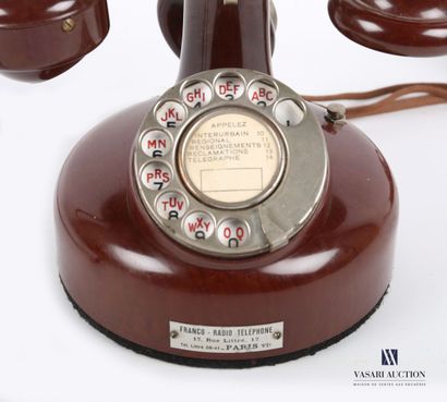 null Téléphone à colonne portant une plaque « Franco-Radio-Téléphone - Paris Ve »...