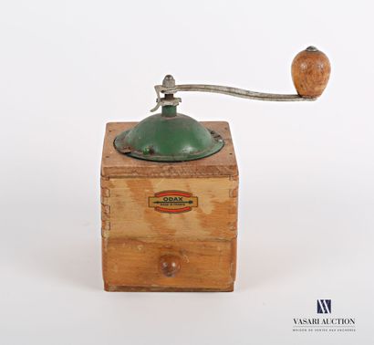 null ODAX FRANCE

Coffee grinder in wood, the lid in green painted metal. The rotating...