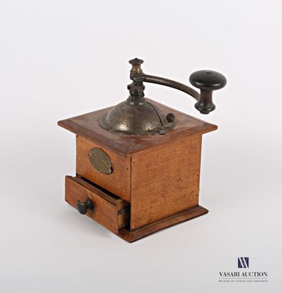 null PEUGEOT Frères - VALENTIGNEY (DOUBS)

Coffee grinder in wood and metal, the...
