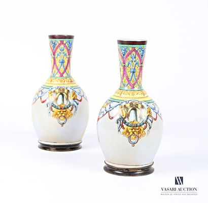 null BORDEAUX - Jules Vieillard & Cie Manufacture de 

Paire de vases de forme ovoïde,...