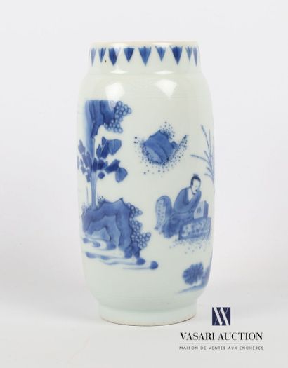 null Chine, XVIIème siècle, Période transition.

Vase de forme cylindrique en porcelaine...