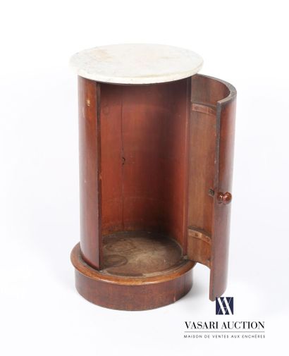 null Somno in mahogany veneer of tubular form, it opens with a leaf in front, it...