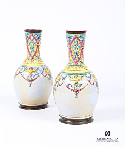null BORDEAUX - Jules Vieillard & Cie Manufacture de 

Paire de vases de forme ovoïde,...