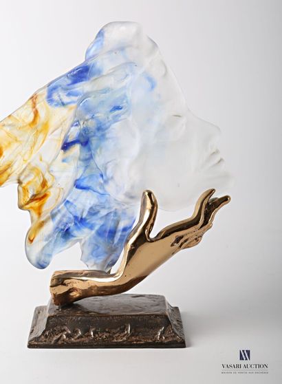 null LOHE Yves (1947), after

Female serenity

Gilded bronze and glass paste

Signed...