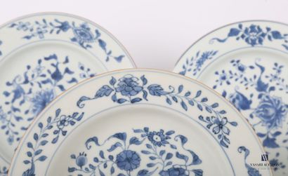 null China, India Company, 18th century

Set of six porcelain plates with blue camaïeu...