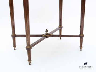 null Working table in mahogany veneer inlaid with leaf in brass frames, it opens...