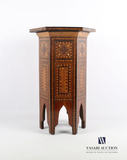 null Hexagonal stool made of veneer and marquetry, the top has in its center a hexagonal...