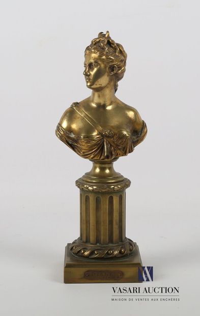 null HOUDON Jean-Antoine (1741-1828) d'après

Diane

Buste en bronze posant sur un...
