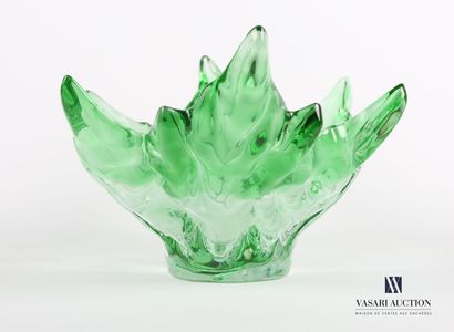 null LALIQUE France

Coupe en cristal vert, modèle Champs-Élysées 

Signé Lalique...