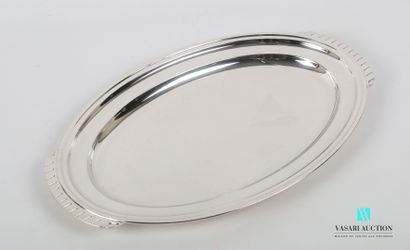 null Silver plated dish of oval shape, the edge decorated with nets, it presents...