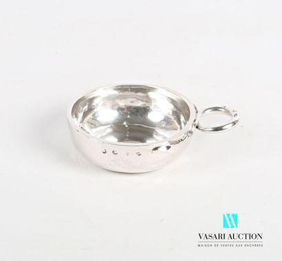 null Silver wine tasting (1798-1809) posing on a flat bottom, the plain body is engraved...