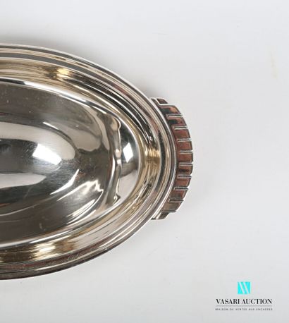 null Pair of saucers and their dormant silver plated metal, they are decorated with...