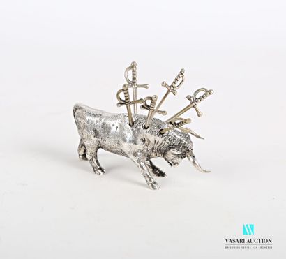 null Spade stand featuring a bull with six silver plated swords

(wear and tear and...