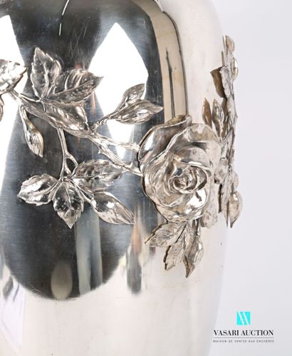 null Large vase of amphora form out of silver plated metal, the collar with decoration...