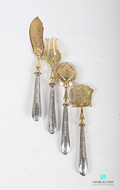 null Hors d'oeuvre service, the handle in filled silver decorated with foliage, the...