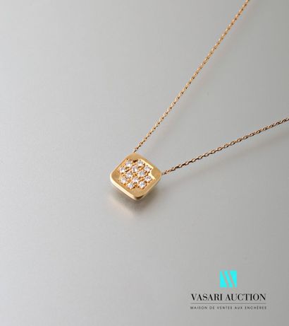 null Necklace in yellow gold 750 thousandths, the chain mesh forçat decorated in...