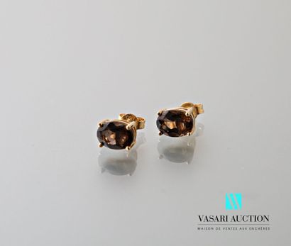 null Pair of earrings in yellow gold 750 thousandth set with oval smoky quartz 

Gross...