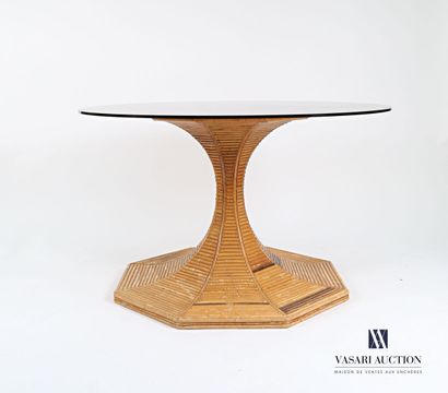 null VIVAÎ DEL SUD - ITALIE
Table de forme ronde en bambou et rotin, le piètement...